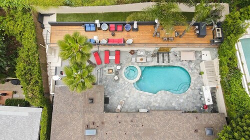 Take it easy at this unique and tranquil getaway.