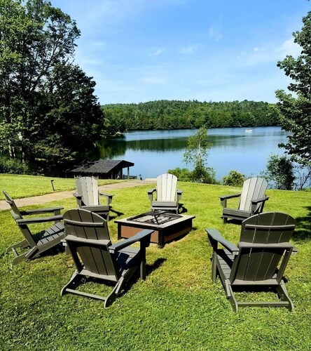 Charming lake house retreat, great for the whole family! 45 min to Cooperstown!