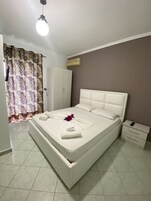 Wifi gratis y ropa de cama 