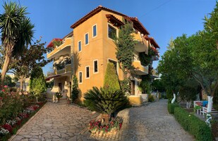 Fachada de la propiedad