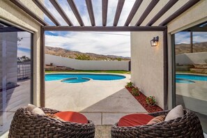 Pool - The Refuge- Charming vacation home with stunning (Desert Hot Springs)