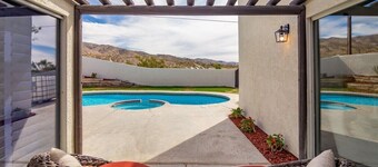 The Refuge- Charming vacation home with stunning