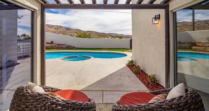 The Refuge- Charming vacation home with stunning