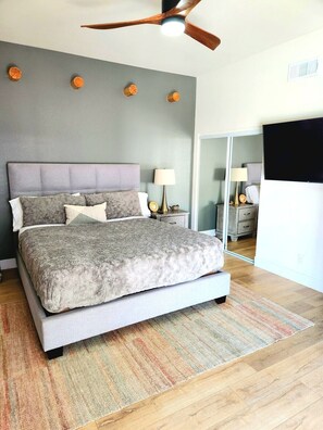 3 bedrooms, iron/ironing board, travel crib, free WiFi