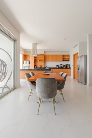 Dining - Beachfront Condo with Magnificent views  (Mazatlán)