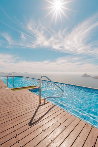 Beachfront Condo with Magnificent views 