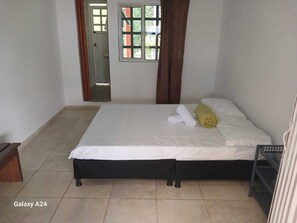 4 bedrooms, WiFi, bed sheets