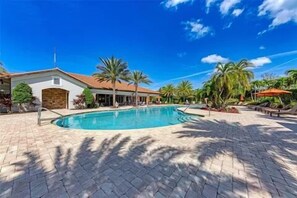 Outdoor pool, a heated pool - Nokomis Retreat with Heated Community Pool, Tennis, Pickleball & 3 Ensuite BR (Nokomis)