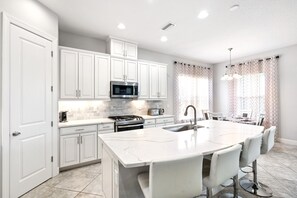 Fridge, microwave, oven, stovetop - Nokomis Retreat with Heated Community Pool, Tennis, Pickleball & 3 Ensuite BR (Nokomis)