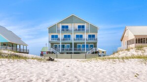 Exterior - Beach Castle, West. 8BR. Sleeps 27. Large Pool! Great decks,, Beachfront. Value! (Gulf Shores)