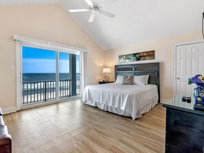 8 bedrooms, iron/ironing board, free WiFi, bed sheets - Beach Castle, West. 8BR. Sleeps 27. Large Pool! Great decks,, Beachfront. Value! (Gulf Shores)
