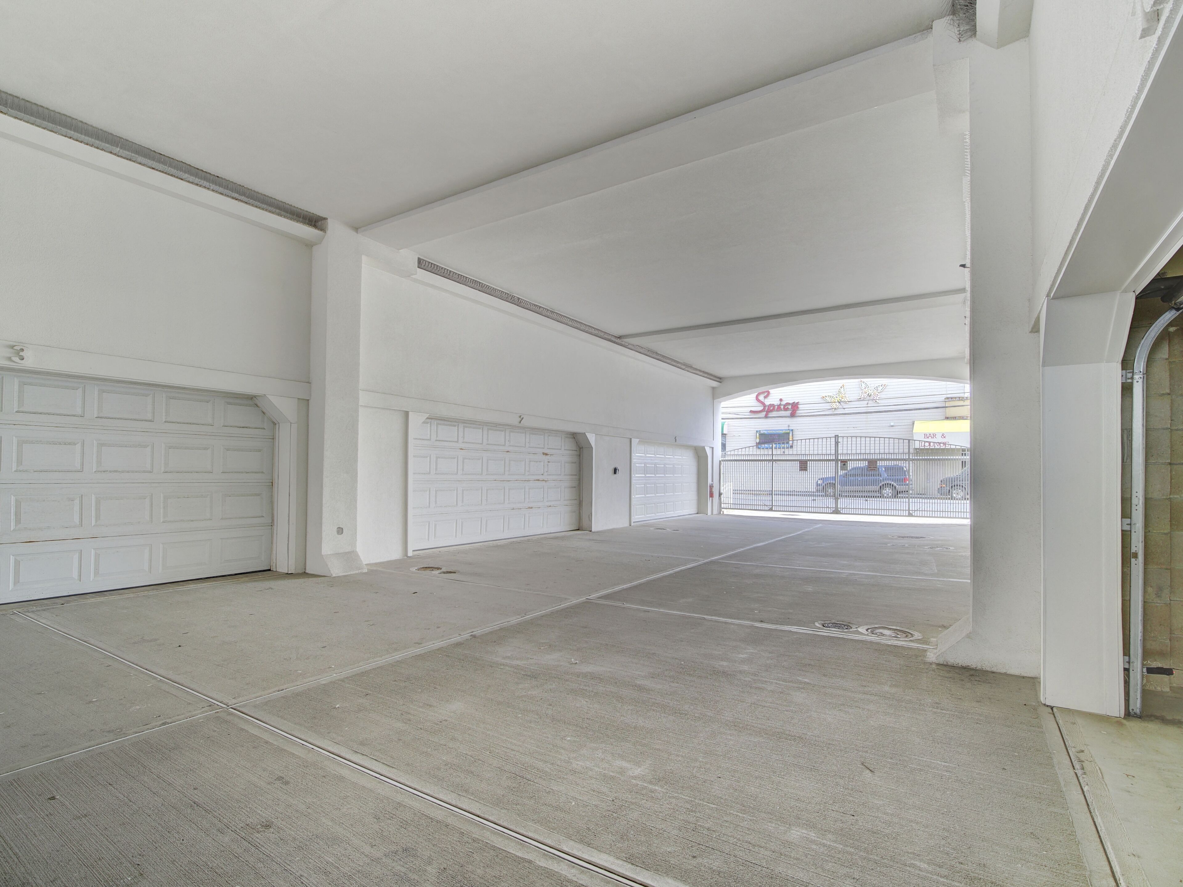 Private garage tunnel. 