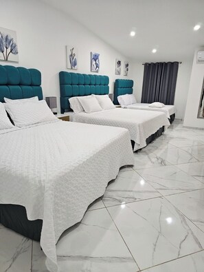 5 chambres, fer et planche à repasser, Wi-Fi gratuit, draps fournis