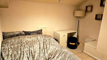 3 bedrooms, WiFi, bed sheets