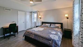 3 bedrooms, iron/ironing board, WiFi, bed sheets