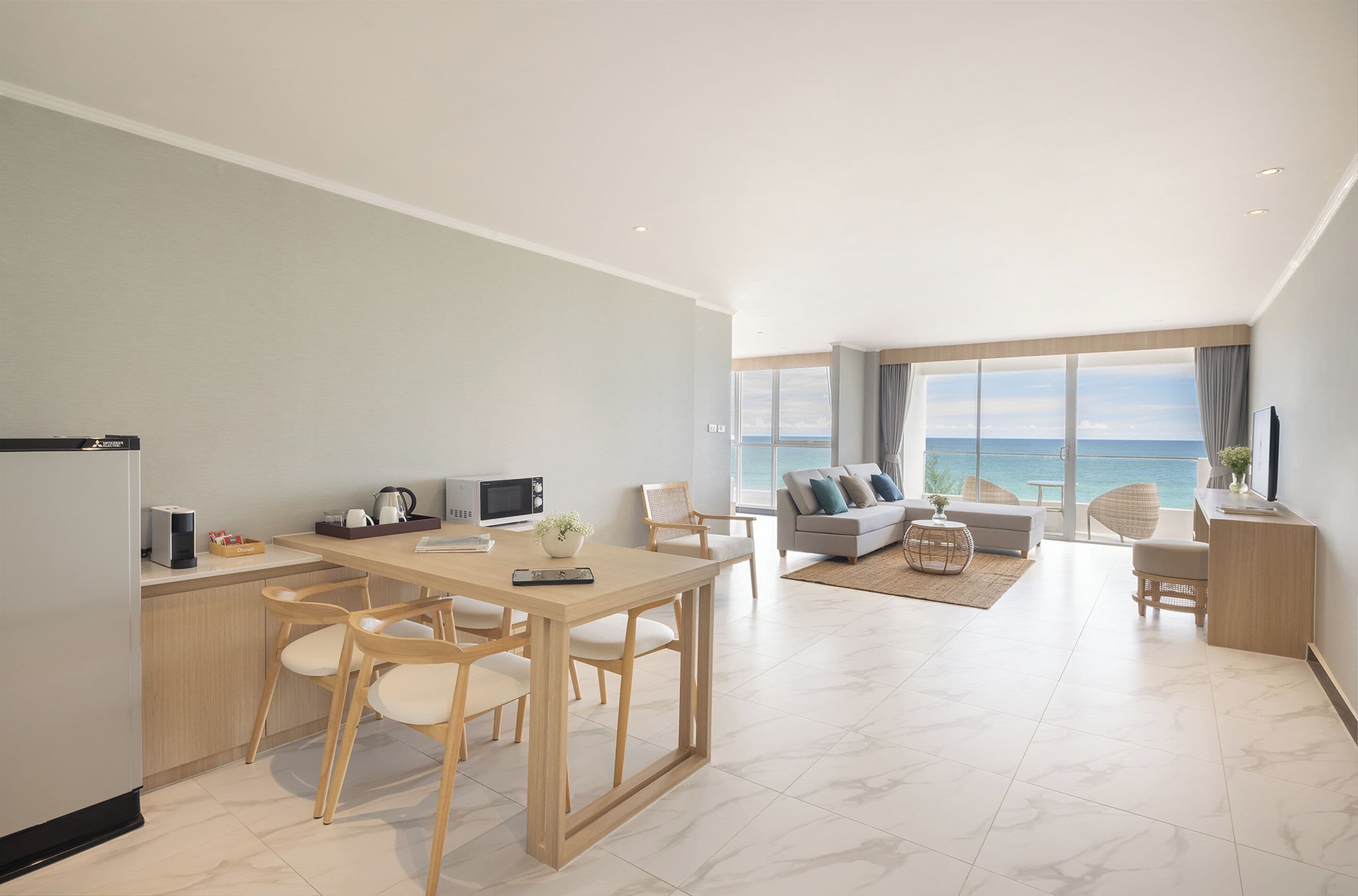 Ocean Edge Studio Suite | Living area | TV