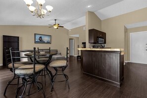 Dining - Lovely 5Bd Home w/ Game room & Pool. Disney-15min SeaWorld-20min Universal-25min (Kissimmee)