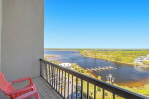 Property grounds - Amazing 3 Bdrm 3 Bth w/ Private Parking PP A-931 (Panama City Beach)