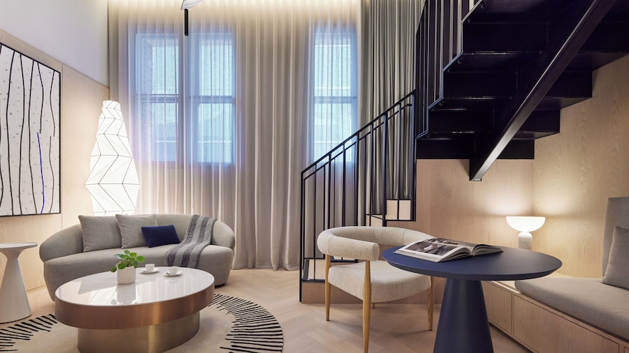 Lanson Place Parliament Gardens