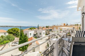 Property grounds - Studio 'Martha's House' with Sea View, Wi-Fi and Air Conditioning (Spetses)