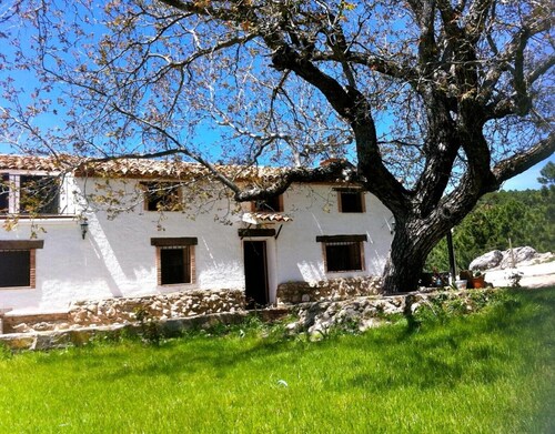 Apartment 'Majada La Carrasca' with Mountain View, Private Pool and Air Conditioning