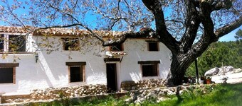 Apartment 'Majada La Carrasca' with Mountain View, Private Pool and Air Conditioning