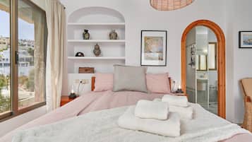 3 dormitorios, tabla de planchar con plancha, wifi gratis y ropa de cama