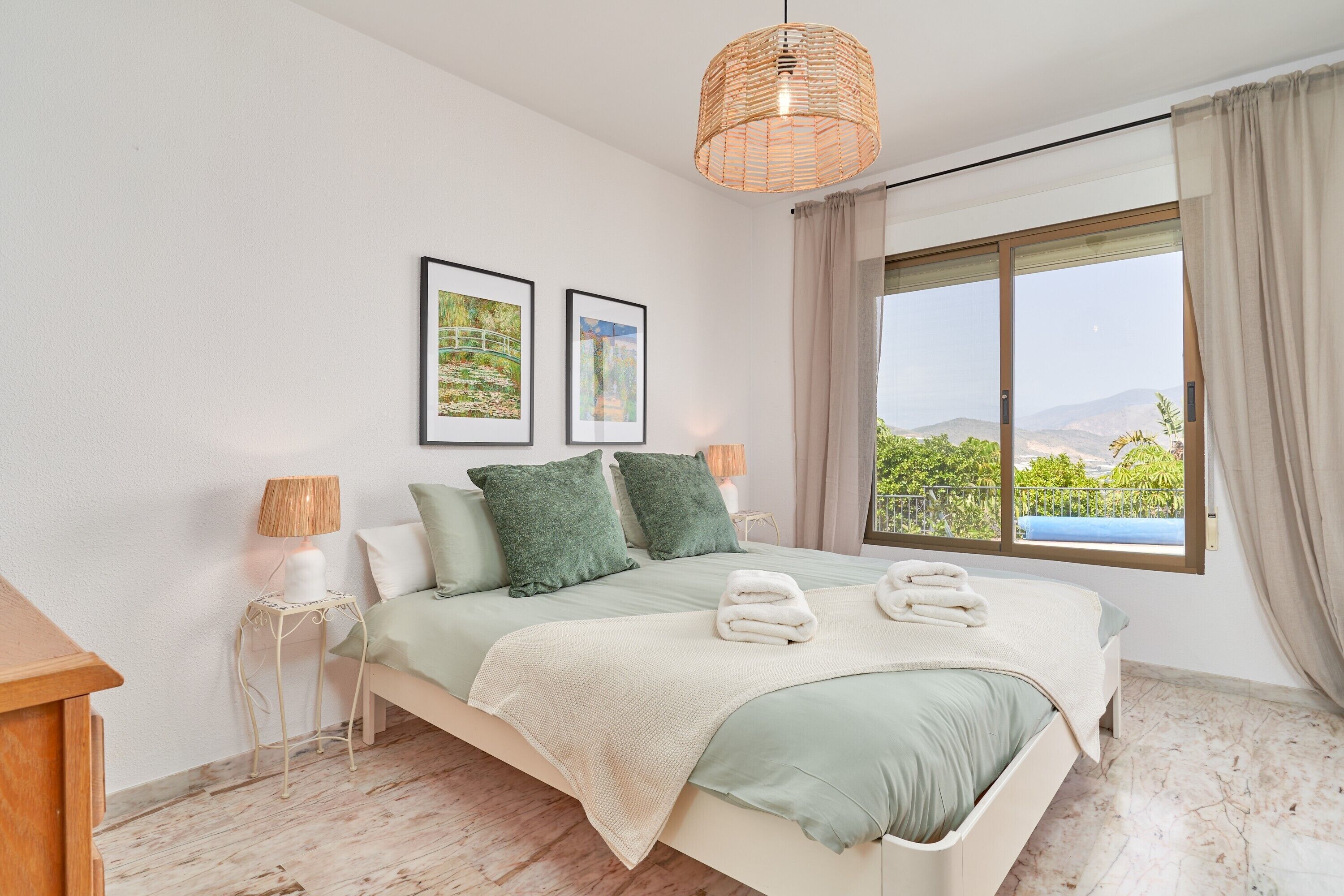 3 habitaciones, tabla de planchar con plancha y wifi gratis 