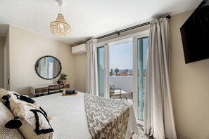 4 bedrooms, iron/ironing board, free WiFi, bed sheets - Vacation Villa 'Verano' with Sea View, Wi-Fi and Air Conditioning (Oasis del Sur)