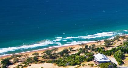 Kingfisher: 3BDR Beachside Escape w/ Heated Pool, Minutes from Main Beach