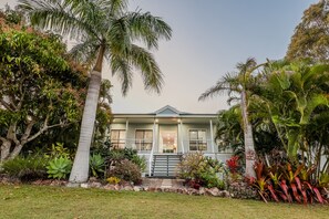 Exterior - Agnes Bliss • Luxe 4BDR Coastal Retreat in Central Agnes Water • Walk Everywhere (Agnes Water)