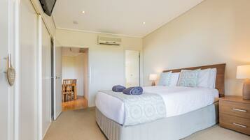 3 chambres, bureau, fer et planche à repasser, Wi-Fi gratuit