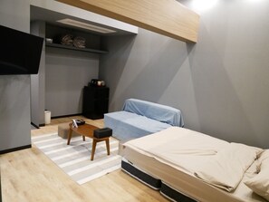 1 bedroom, desk, free WiFi, bed sheets