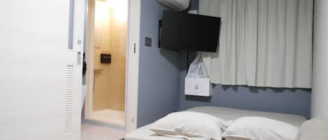 1 bedroom, desk, free WiFi, bed sheets