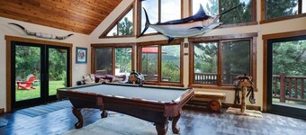 Moose Meadows Lodge: Huge Views, Great Room, Game Room, Theater, Garage