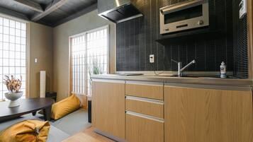 Fridge, microwave, stovetop, cookware/dishes/utensils