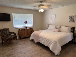 6 habitaciones, escritorio, tabla de planchar con plancha y wifi gratis 