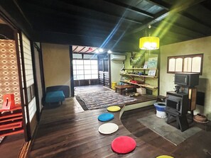 Interior - One group per day A site of 5000 tsubo / Kagagun Okayama (Kagagun)