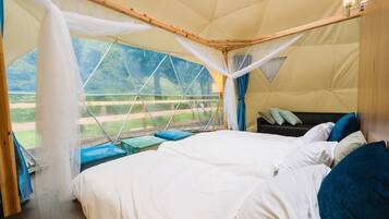 1 bedroom, desk, free WiFi, bed sheets