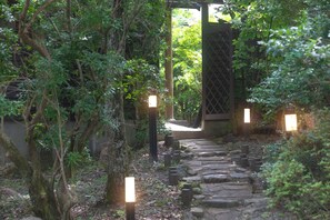 Property grounds - A cottage with a hot spring surrounded by nature - Rent a whole house / Yufu Ōita (Yufu)