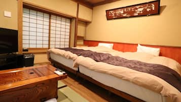 2 bedrooms, desk, free WiFi, bed sheets