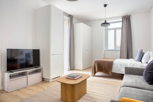 Iron/ironing board, WiFi, bed sheets - Blueground | Benfica, furnished, full kitchen (Lisbon)