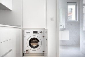 Interior - Blueground | Benfica, furnished, full kitchen (Lisbon)