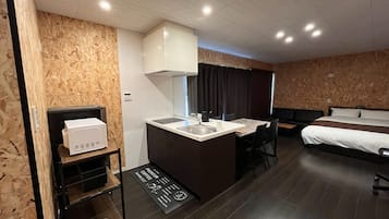 1 bedroom, desk, free WiFi, bed sheets