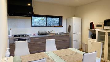 Fridge, microwave, stovetop, cookware/dishes/utensils