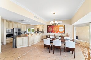 Dining - Exclusive Golf Villa ~ Close 2 Beach ~Private Pool (Noord)