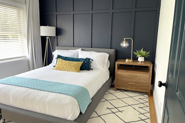 2 slaapkamers, een strijkplank/strijkijzer, wifi, beddengoed