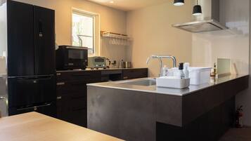 Fridge, microwave, stovetop, cookware/dishes/utensils
