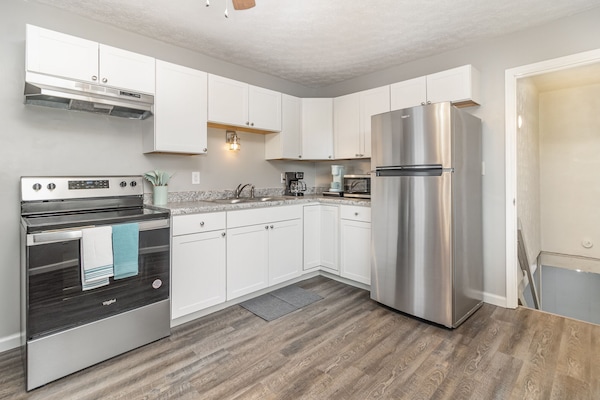 Geladeira, micro-ondas, fogão, cooktop