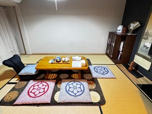 Dining - / Kyoto Kyōto (Kyoto)